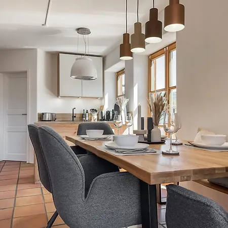 Apartamento Fuer 6 - Bergblick, Balkon, Kamin, Kino, Yoga, Parkplatz Garmisch-Partenkirchen