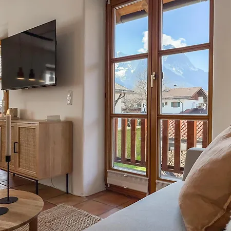 Fuer 6 - Bergblick, Balkon, Kamin, Kino, Yoga, Parkplatz *
