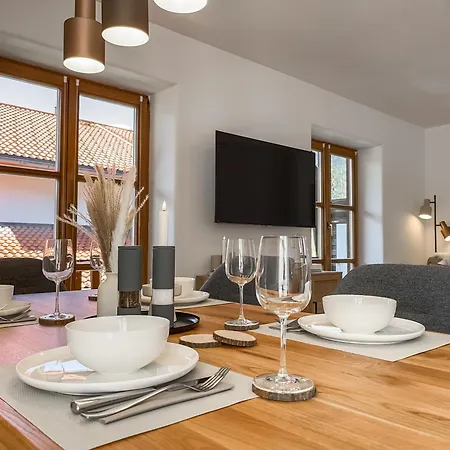 Apartment Fuer 6 - Bergblick, Balkon, Kamin, Kino, Yoga, Parkplatz