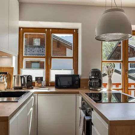 Fuer 6 - Bergblick, Balkon, Kamin, Kino, Yoga, Parkplatz Apartment