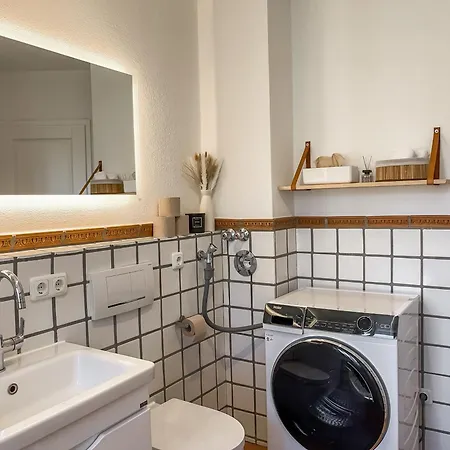 Apartment Fuer 6 - Bergblick, Balkon, Kamin, Kino, Yoga, Parkplatz