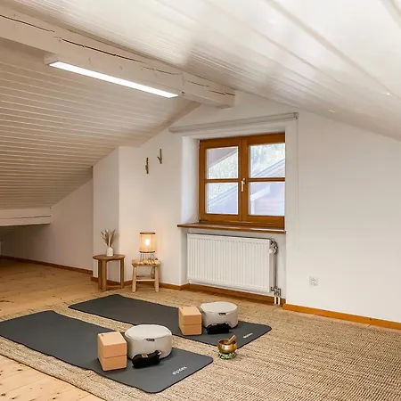 Apartment Fuer 6 - Bergblick, Balkon, Kamin, Kino, Yoga, Parkplatz Garmisch-Partenkirchen